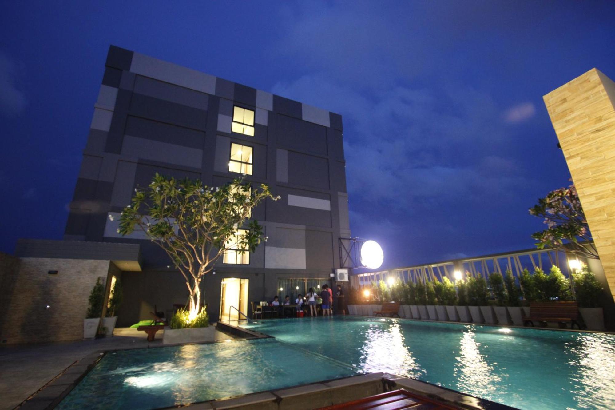 Memo Suite Pattaya Buitenkant foto